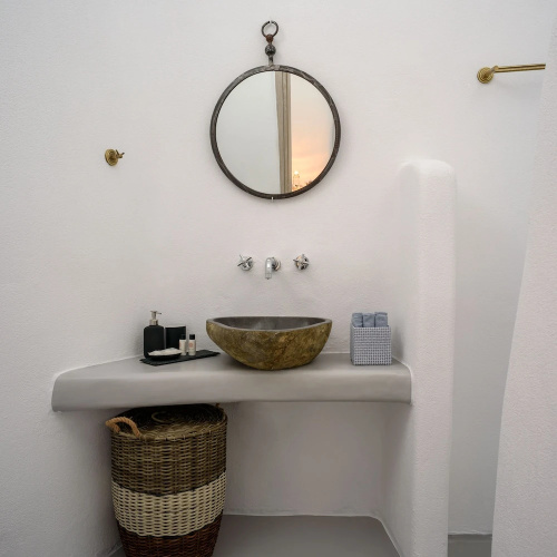 White Dream Suites