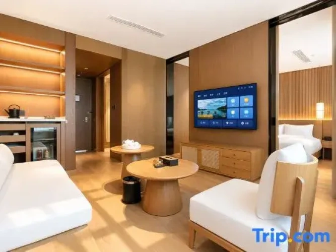Deluxe Family Suite