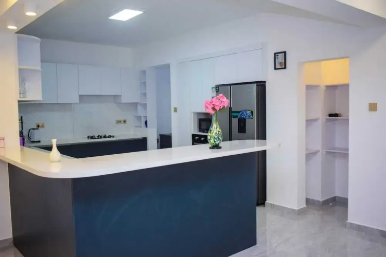 Lux Suites Royal Oaks Residency