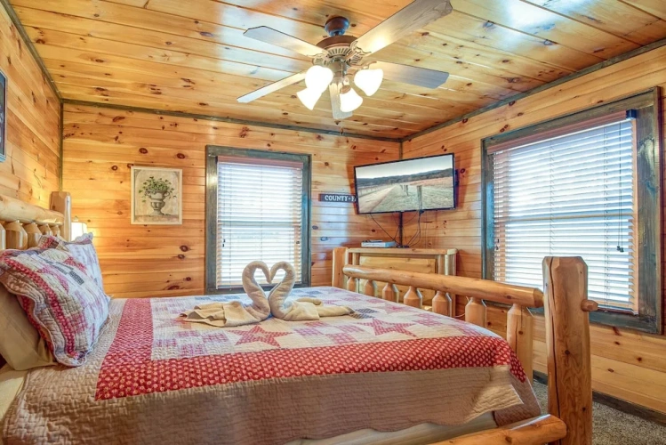 5 Bedrooms Studio