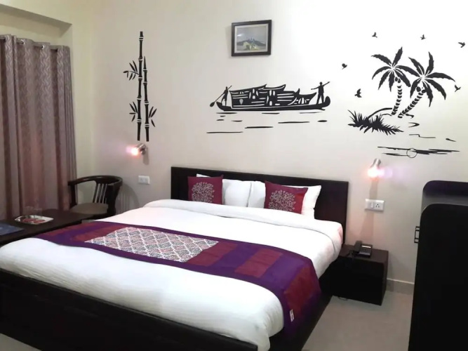 Hotel Avlokan - Near Kainchi Dham Mandir