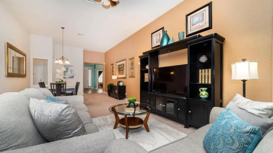 4 Bedrooms Cottage