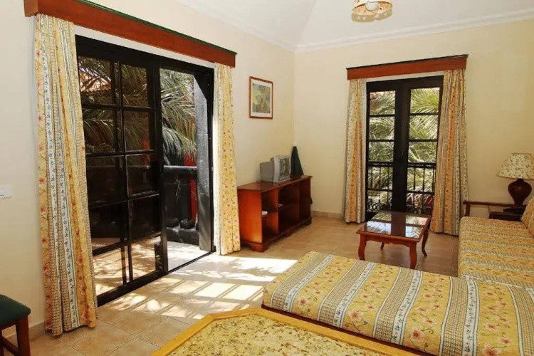 Apartamentos Punta Marina