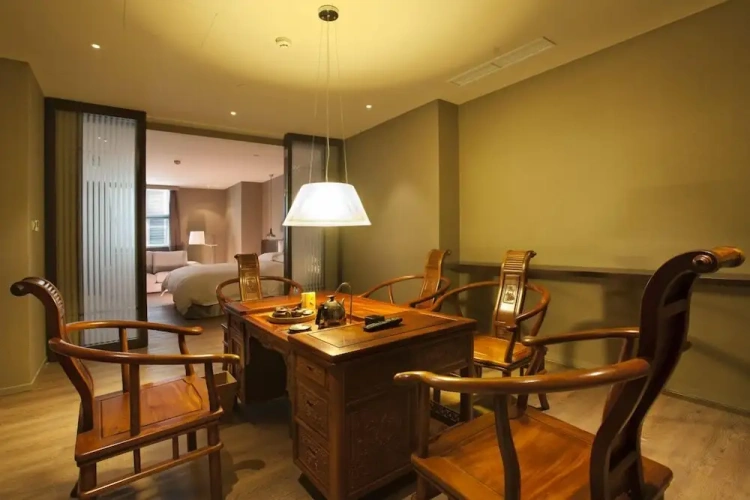 Executive Suite
