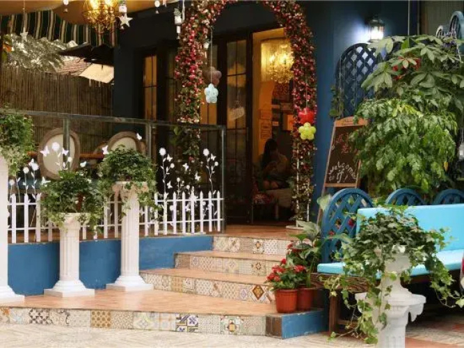 If Courtyard