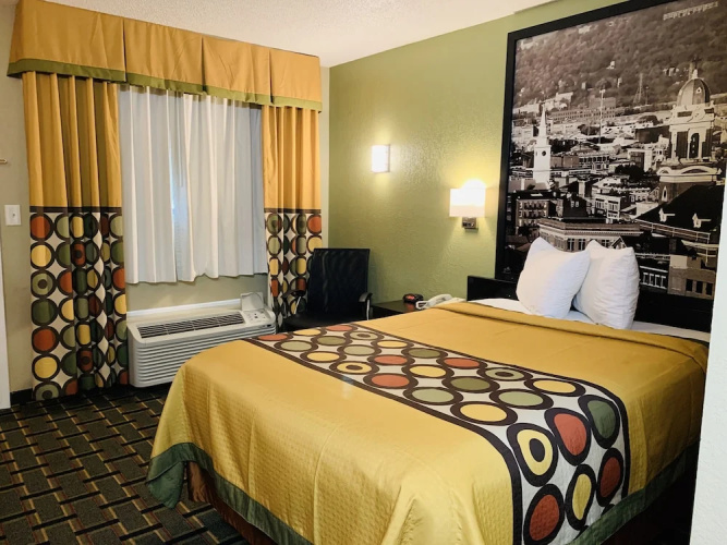 Super 8 Cincinnati OH