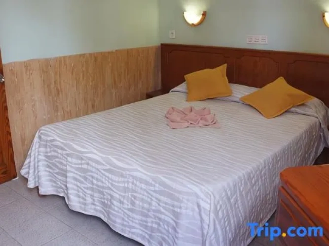 1 Bedroom Twin Bungalow