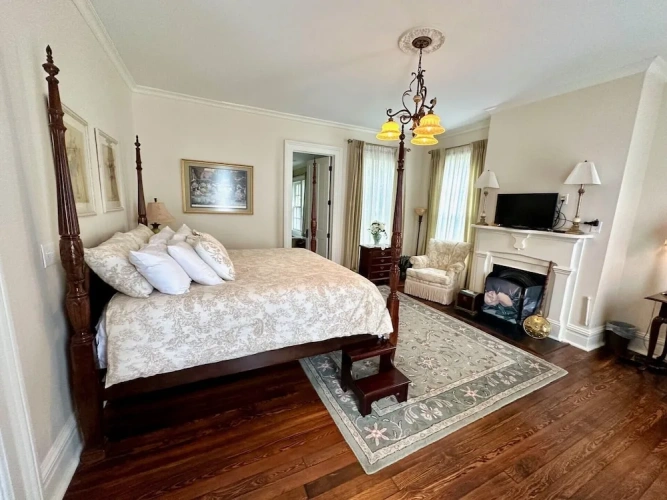 Deluxe Suite