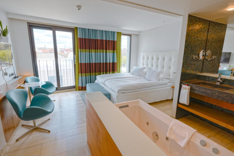 Avalon Hotel