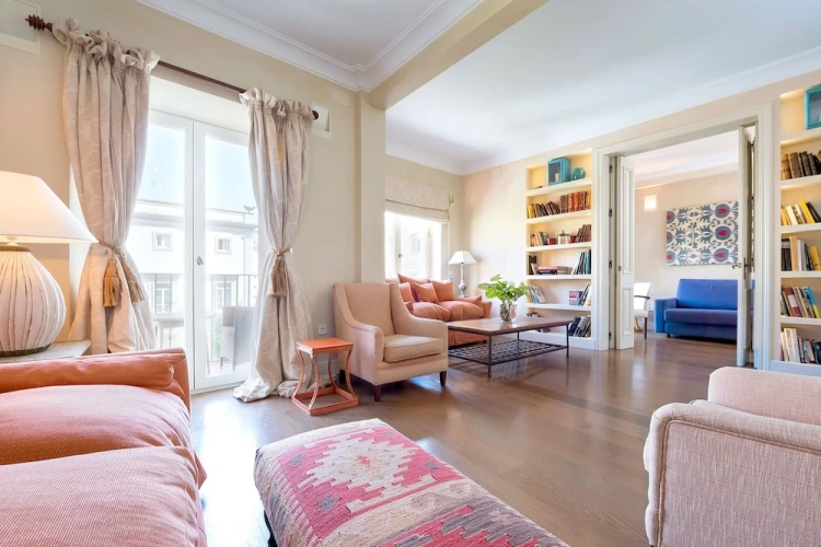 2 Bedrooms Apartment