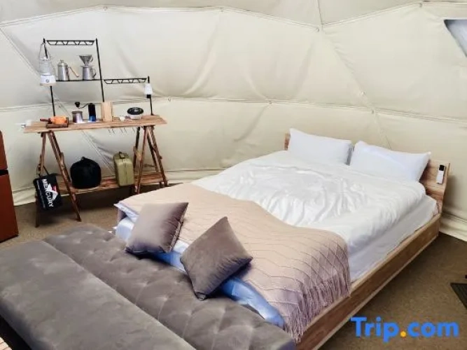 Tent with garden view