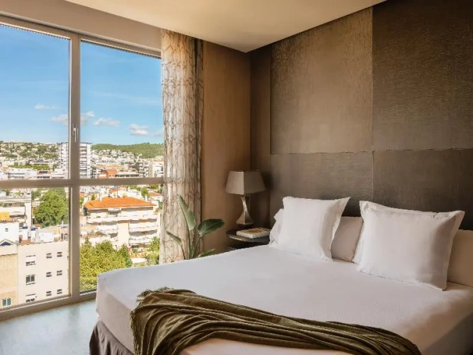 Superior Double room with city view