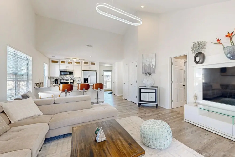 2 BR Condo w/ Golf Course Views & Pool