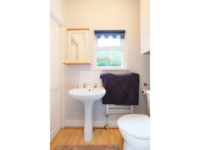 Modern 2 BR Flat in Bedford Park