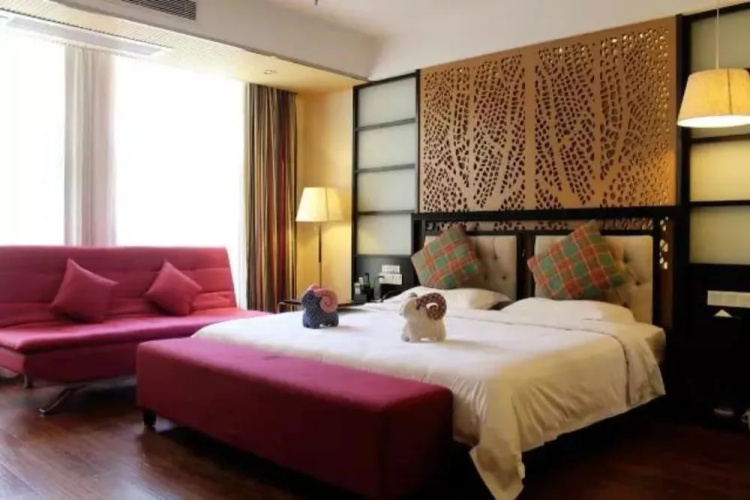 Merrynest Hotel