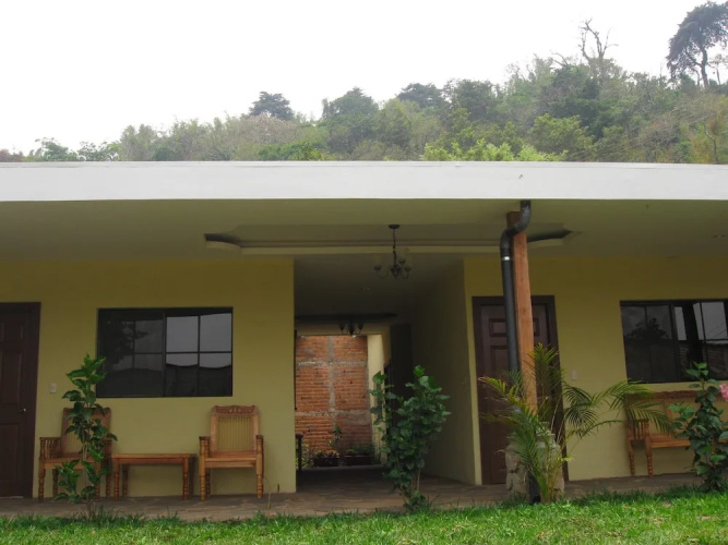 Hotel Raices