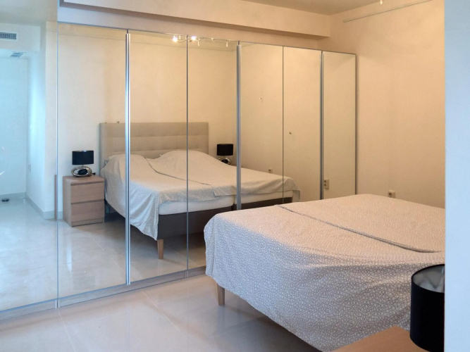 Front Port Line Sleeps 6