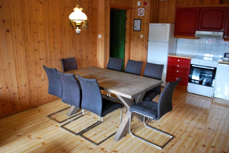 3 Bedrooms Apartment