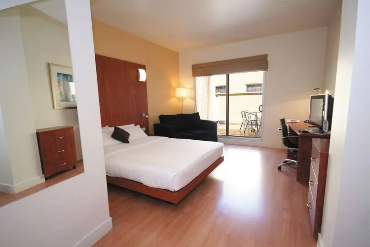 Ramada Encore Dandenong