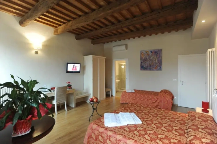 Standard Triple room