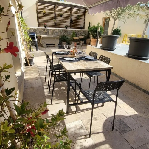 Deluxe Apartment