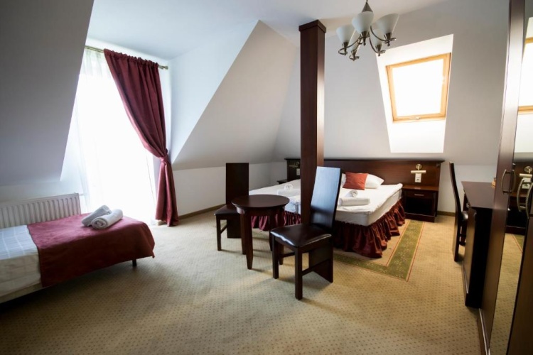 Standard Triple room