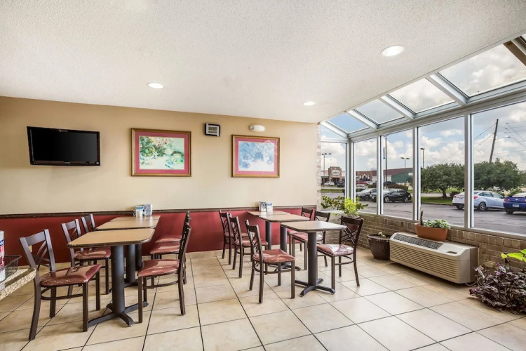 Best Western Camelot Inn