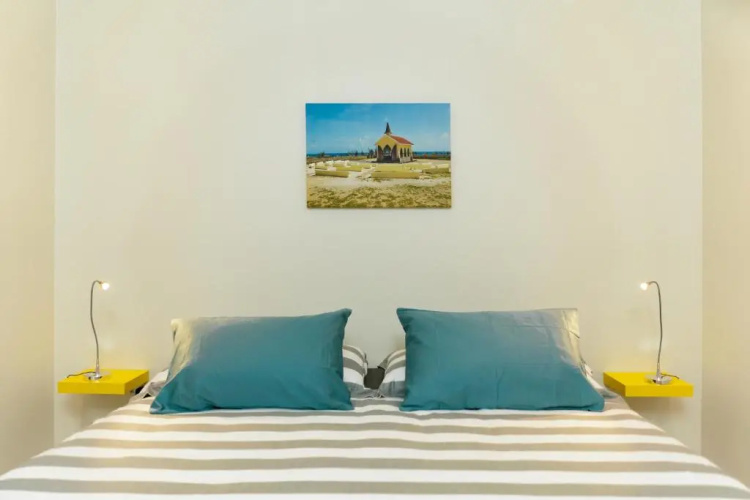 Hideout Suites - steps from Eagle Beach