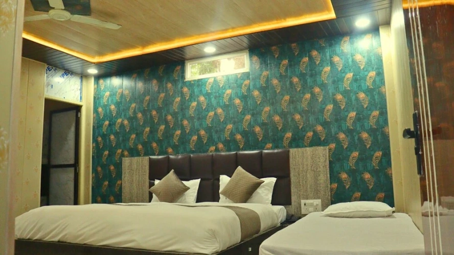 Standard Triple room