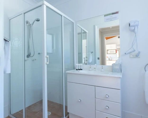 2 Bedrooms Executive Cottage