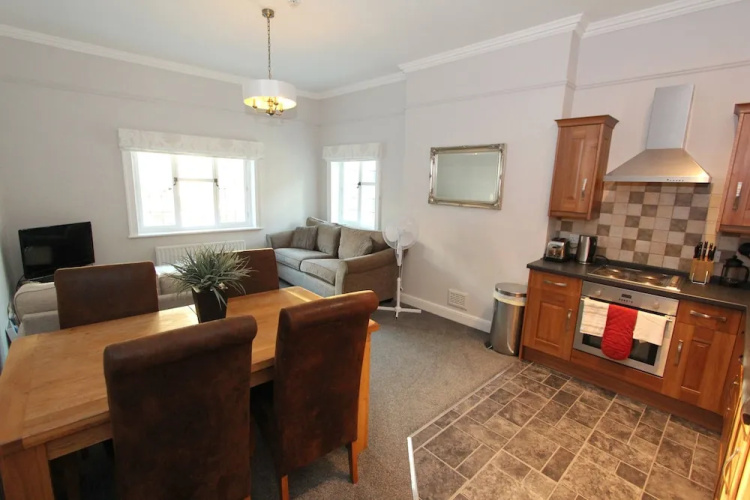 Commonhall Apartments, City Views