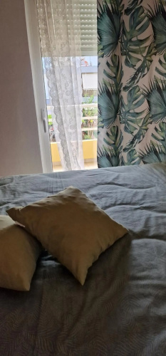 Quiet apartment with easy access to attractions.