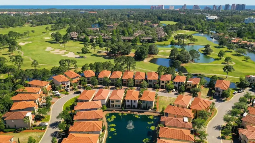 Villa Lago 1945 - 4BR 4b.5a -