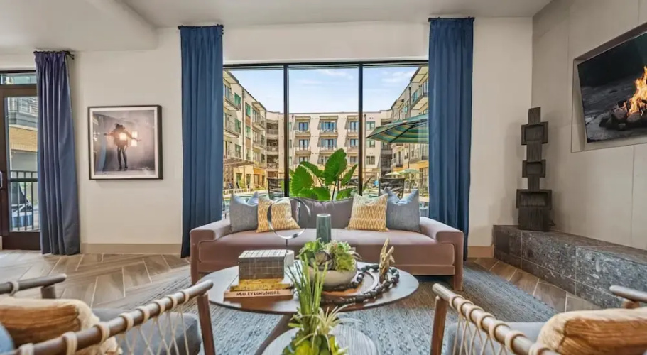 Boho Soco 1BR Queen Suite w Gympickleballlaundry