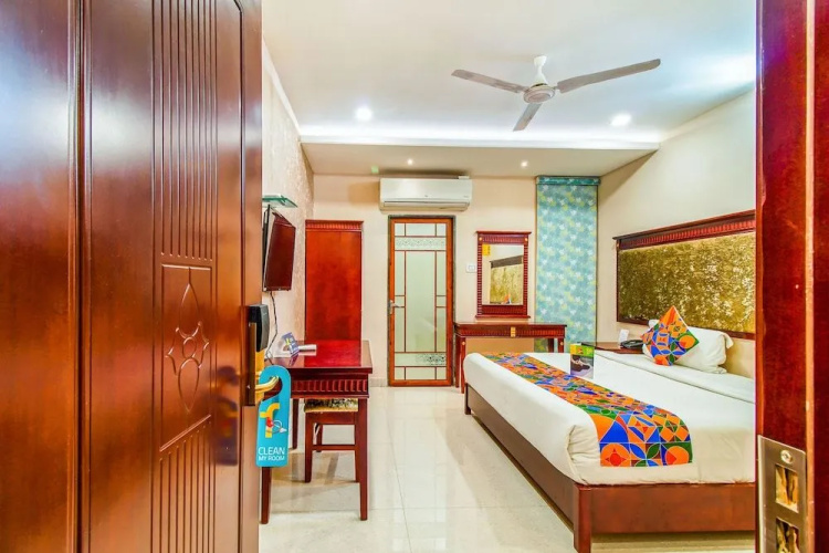 FabHotel Eleven Heights