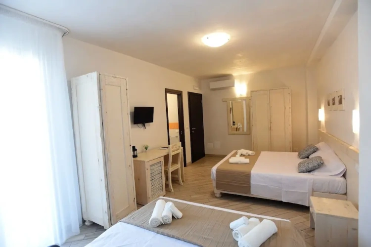 Standard Quadruple room with balcony