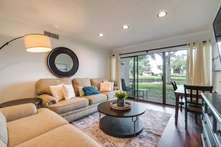Waterfront Condo on Lake Conroe w/ Boat Launch!