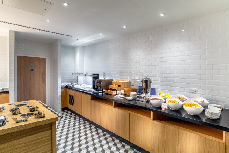 Holiday Inn Express London Heathrow T4 photo 11