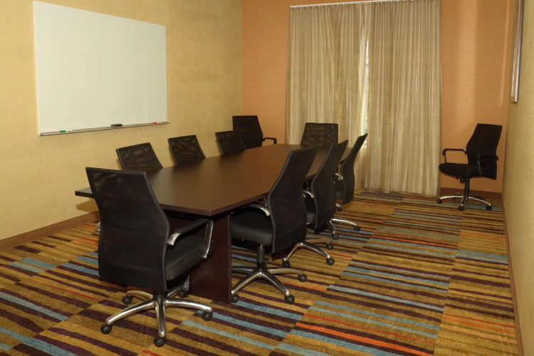 Fairfield Inn & Suites Fairmont photo 14