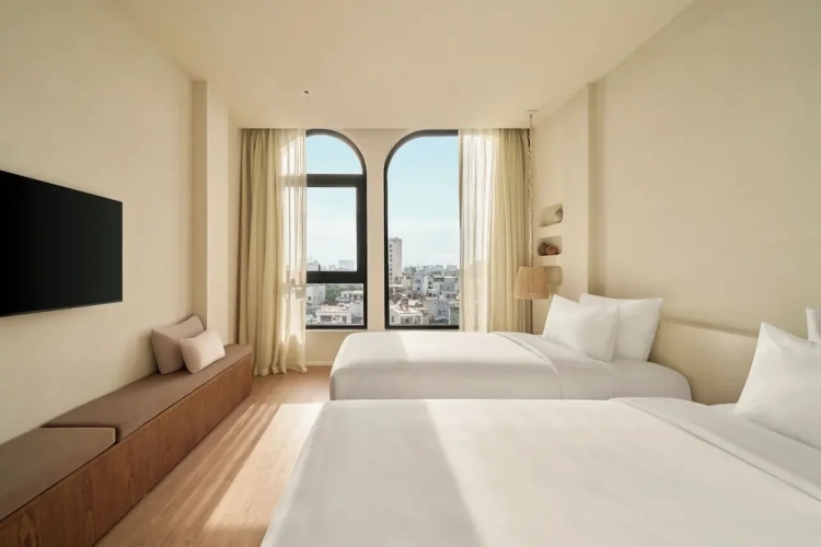 Deluxe Twin room with city view