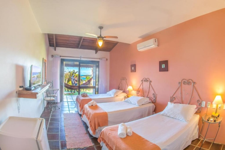 Standard Triple room with sea view