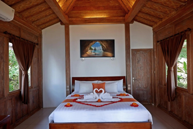 Blue Harbor Beachfront Villas & Resto