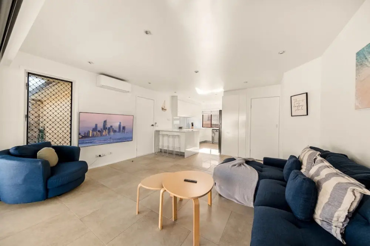 2-bed Beach Escape With Courtyard