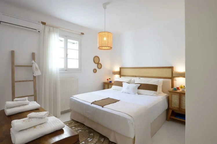 6 Bedrooms Villa with balcony and beachfront