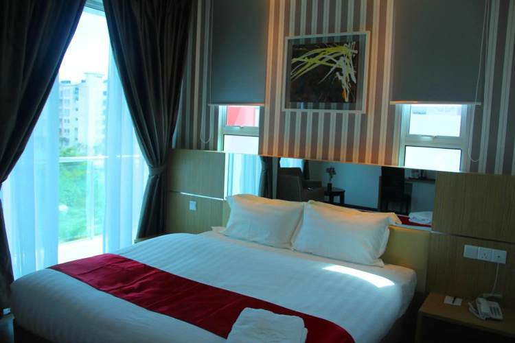 906 Premier Hotel
