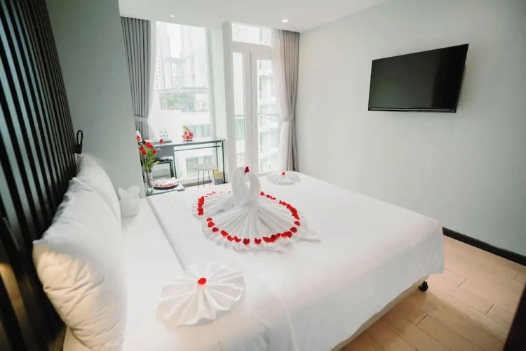 Deluxe Double room with balcony and with city view