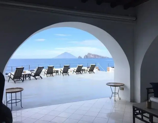 Hotel Raya