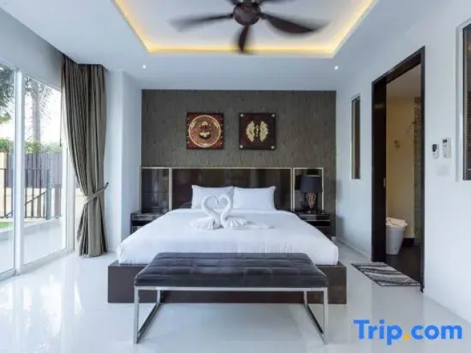 *Ocean View 4BR w/ Private Pool & Rooftop V179