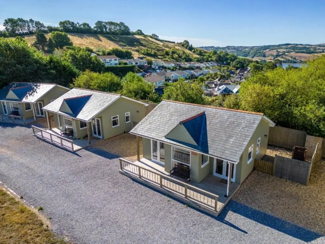 2 Bedrooms Cottage