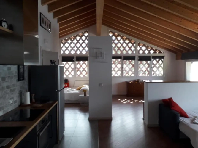 Deluxe Studio